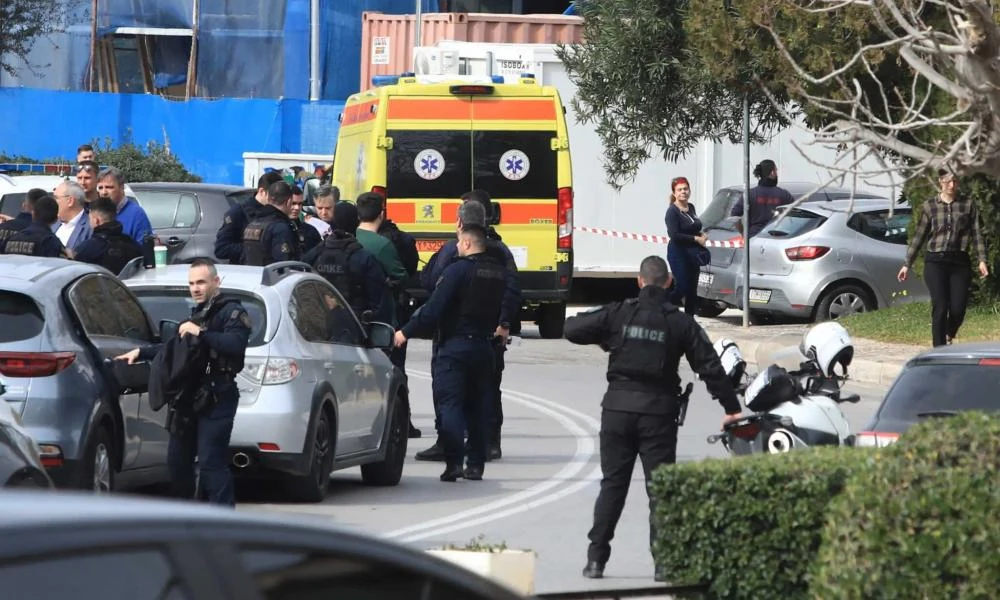 Γλυφάδα: «Μου είπε φύγε γιατί δε θέλω να σε σκοτώσω» – Συγκλονίζει μαρτυρία